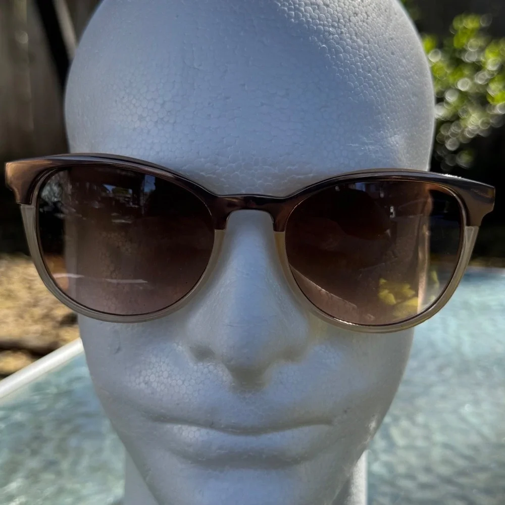Saki‎ Champagne Gold Cat Eye Lightweight Sunglasses Case Brown Gradient Lens